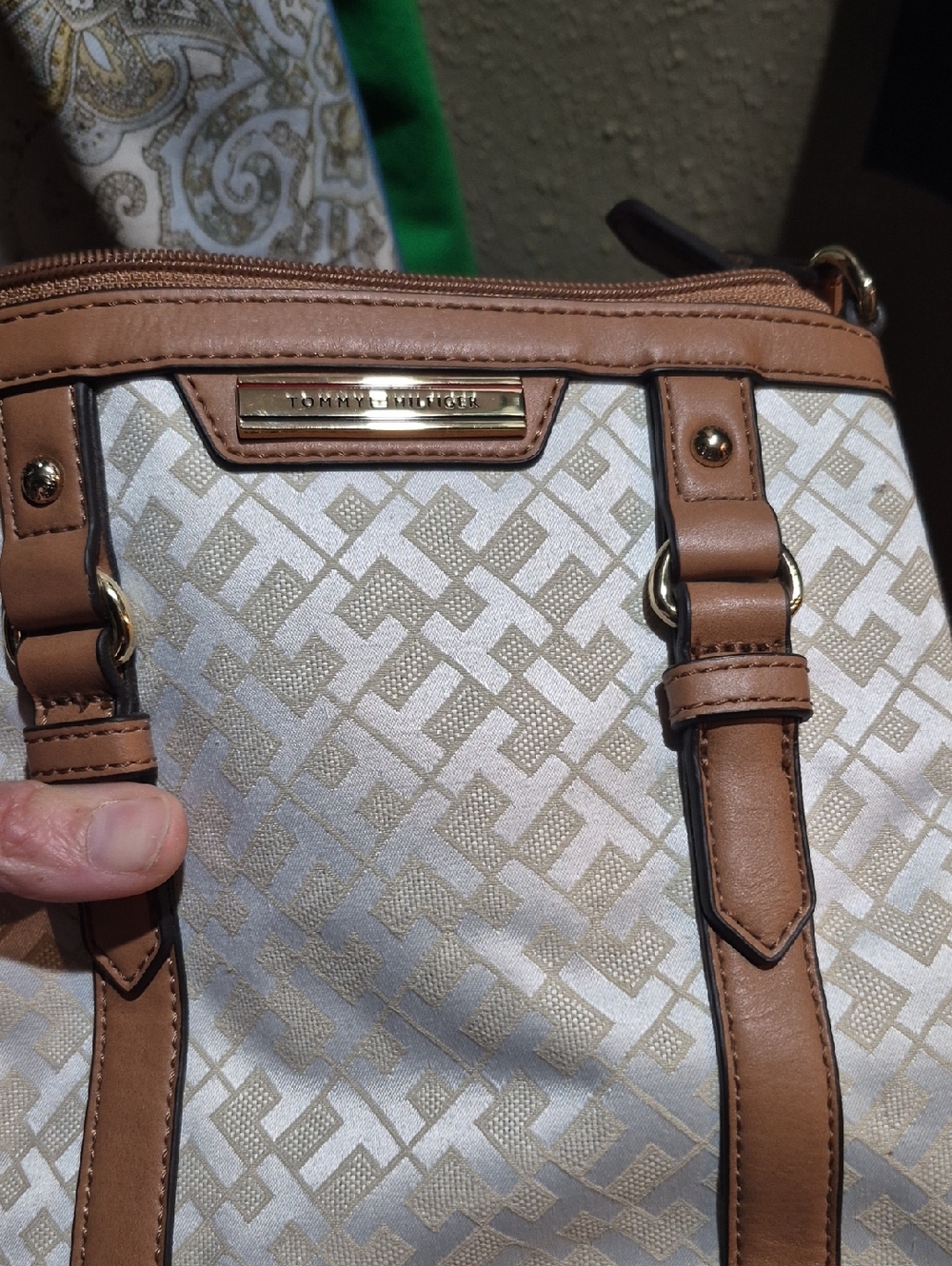 Tommy Hilfiger Cream & Tan Signature Satchel